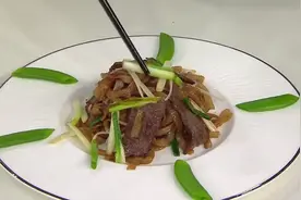 香港五星酒店行政总厨制作干炒牛河，这样做简直好食到不得了！视频封面