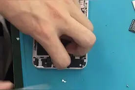 更换电池 胶断了不可怕 技巧很重要 ！
