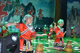 贵州务川县举办仡佬舞蹈大赛图片