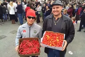 吃货 吃辣椒大赛，小伙吃下4个死神辣椒夺冠！图片