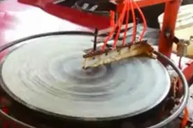 机械化全自动做煎饼的设备图片