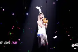 蔡依林现场翻唱《小幸运》，听着莫名感动，果然还是唱慢歌好听图片
