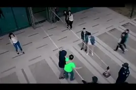 保安晚上巡逻遇到女鬼，保安 起了色心却被吸干了精力视频封面
