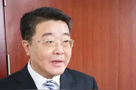 王亚军出任青岛理工大学校长图片