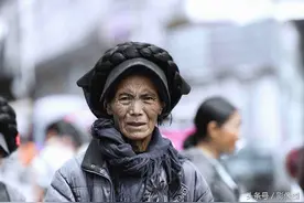 岁月的痕迹-彝族老人图片