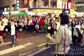 韩国街头现求婚舞蹈快闪《Marry you》，好浪漫啊！图片