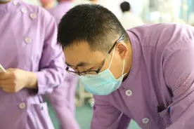 走近山西护士圈里的“男丁格尔”：铁汉也有柔情图片