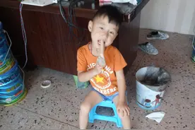 避免让宝宝贪吃零食图片