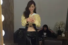 陈乔恩开心露小蛮腰，37岁的她刚当完伴娘，依然美得像少女图片