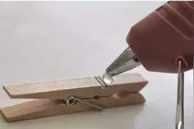 雪糕吃完了，剩下的棍你都扔了吗？图片