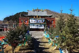 却藏寺：大师梦见苍龙和金龙后的授记图片