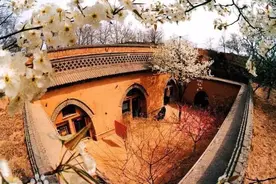 他们世世代代住在地洞里，被西方环境建筑专家称为完美！图片