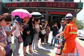 社区消防“三员”进红门 为社区安全上“保险”图片