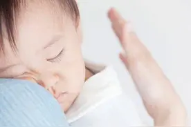 两种妈妈教育方法培育出了两种不同差距的孩子，你是哪种妈妈？图片
