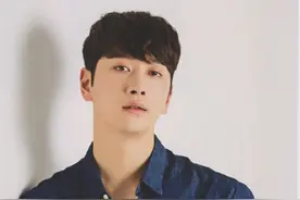 [2PM][新闻]160722 灿盛多款风格频频亮相 千面浪漫总裁任君挑选图片