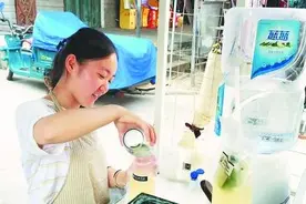 自创小推车当起小老板图片