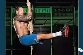 动作CrossFit绝技之直角绳索攀爬图片