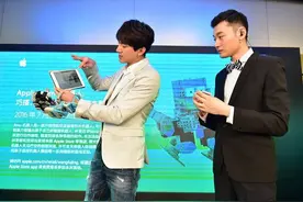 Jimu机器人亮相苹果零售店 林更新大秀林氏机器人图片