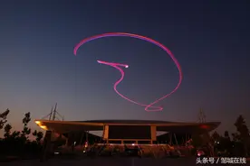酷炫到没朋友——无人机光绘邹城夜空图片