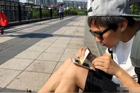 邓超秀恩爱：我贴完膜，就回来给你和妹妹洗衣服！图片