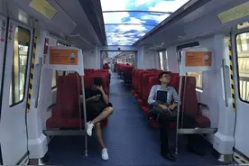 深圳地铁11号线商务舱照片曝光 票价多少图片