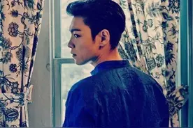 韩娱：BIGBANG成员崔胜贤再见霸气 蓝色上衣搭无敌侧颜图片