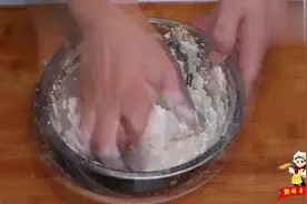 半碗面粉，一点猪肉，教你做一道卷肉包，一餐5个不敷吃！