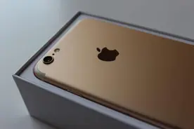 iphone7开箱图来袭：摄像头凸起严重 金色的苹果7图片