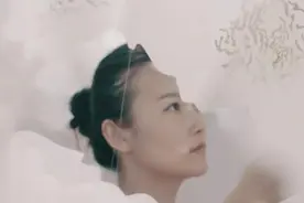 气质美女的房中闺事，她单靠一堆纸就迷倒了众生！视频封面