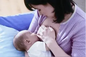 妈妈奶水多，但宝宝发育差，其实奶水多并不意味着宝宝营养就充足图片