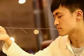 这个帅哥破解鬼手的吞针穿线绝技 原来这仅是鬼手表演的一个魔术视频封面