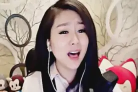 此女一曲《说唱脸谱 》，不比唱京剧的大师差！图片