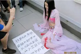 宝强大哥，看一次笑一次图片