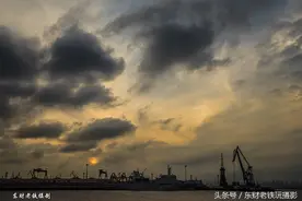 老铁镜头下的大连：十五库岸边看大连港图片