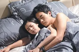 男神把我叫去他家，竟然是看他和别的女人“现场表演”？图片
