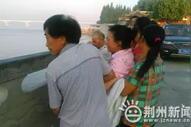 90后男子在沙市宝塔湾江段纳凉时不幸落水失踪图片