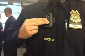 纽约市警随身摄像头调查 呼吁华裔民众积极参与图片