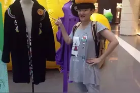不如跑进美术馆看动漫呐图片