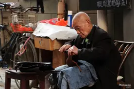 散文诗：擦鞋老人图片