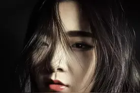 一位美女摄影师的自拍日记图片