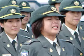 日本自卫队女队员PK韩国女兵图片