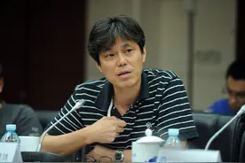 谢镇鸿：《红色气质》很接地气 可以制作系列产品图片