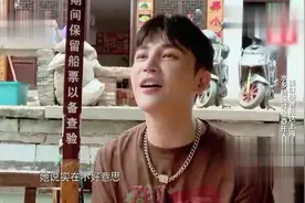 孙坚自曝妈妈曾经想让谢依霖做媳妇，原来是看得这个原因！视频封面