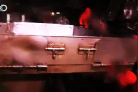 实拍捕蟹船捕捞过程，捕的螃蟹真大，真疯狂图片