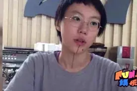 窦靖童为什么要弄一个纹身在下巴上？真相让人感动！视频封面