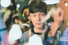 唱片公司欢乐尾牙聚》〈满座〉MV跳舞像木头剪光光 李荣浩愿为杨丞琳转性跑趴图片