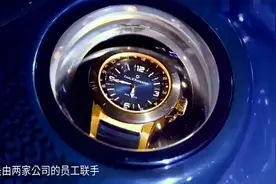 起拍价1200万的哈雷摩托车 镶钻的！视频封面