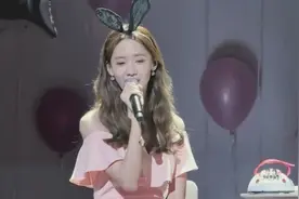 林允儿穿黑色蕾丝上衣起舞身姿婀娜 动静之间美目放电，靓丽视频封面