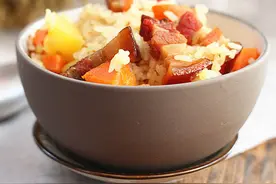 腊肉焖饭的做法图片