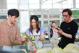 邓紫棋自曝曾靠暴饮暴食减压 录节目市场买菜忘带钱图片